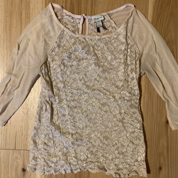 Sheer lace top - Picture 1 of 1